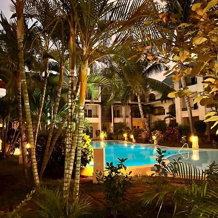 A'S Beach Apartment Flic en Flac Exterior photo